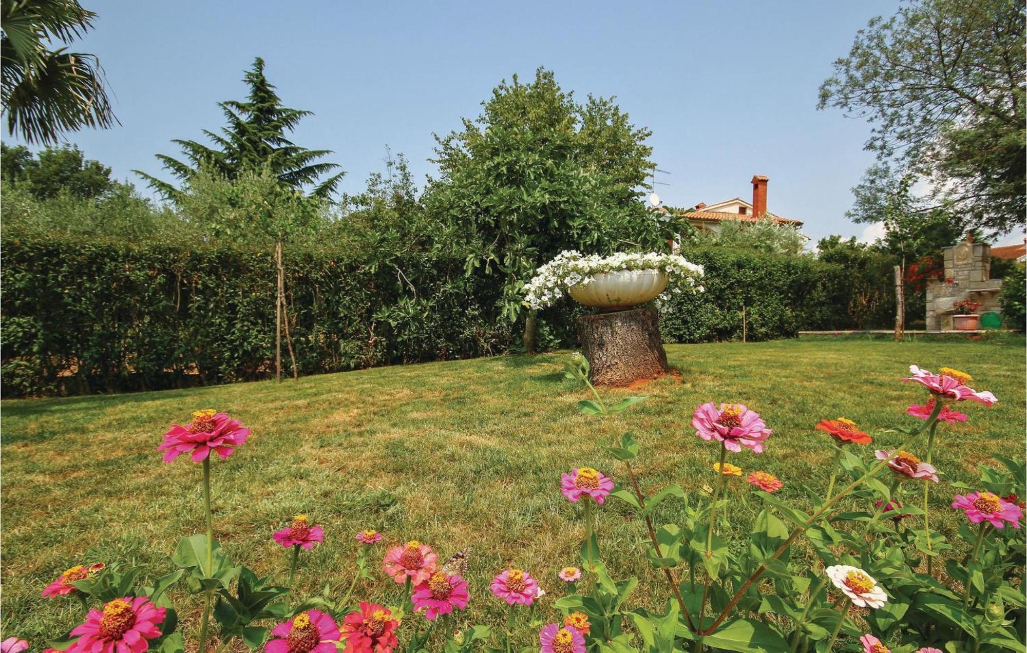 Beautiful Apartment In Porec With Wifi ภายนอก รูปภาพ
