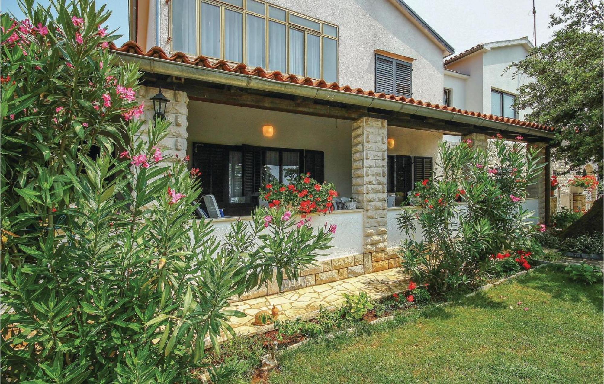 Beautiful Apartment In Porec With Wifi ภายนอก รูปภาพ